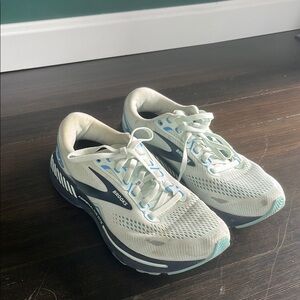 Brooks Women's Running Shoes